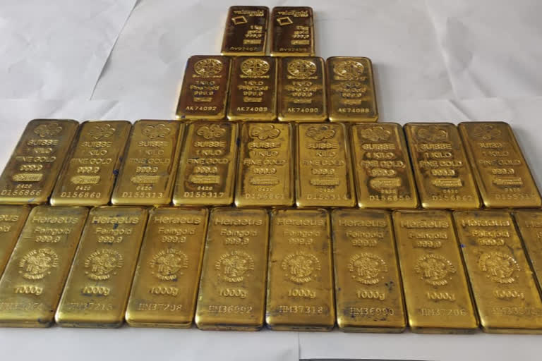 DRI SEIZED 25 KGS OF GOLD WORTH IS 11.63 CRORES