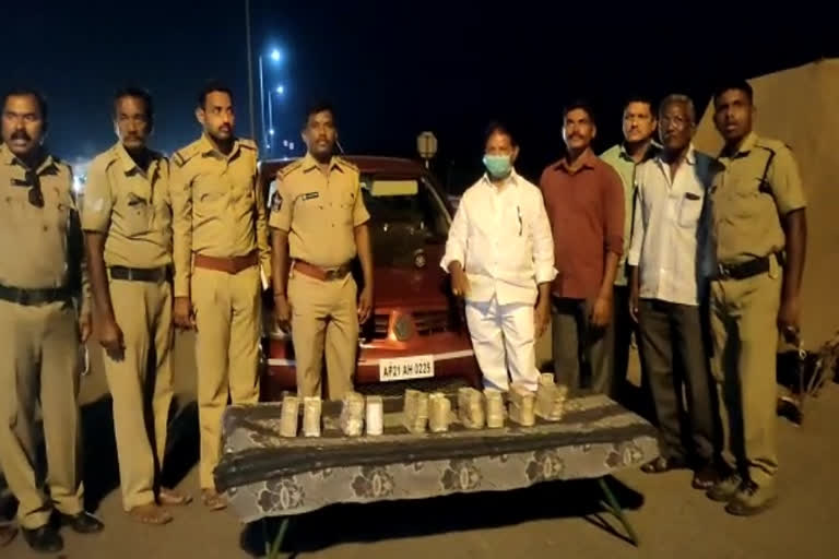 police caught eighty lakhs in car at panchalingala check post