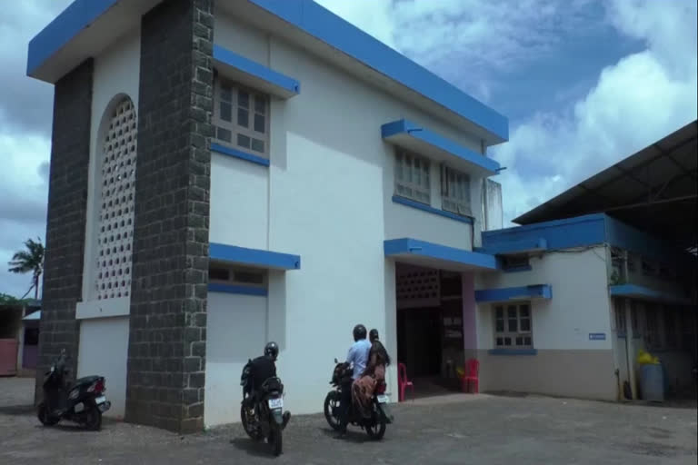 covid care centre in idukki  covid care centre nedumkandam  nedumkandam covid care centre closed  നെടുങ്കണ്ടത്തെ കൊവിഡ് കെയർ സെന്‍റർ  ഇടുക്കി കൊവിഡ് കെയർ സെന്‍റർ  നെടുങ്കണ്ടത്തെ കൊവിഡ് കെയർ സെന്‍റർ പൂട്ടി