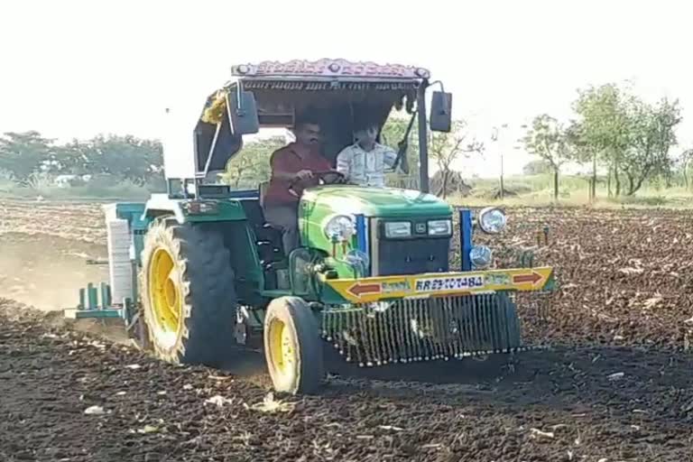 ಕೃಷಿ ಚಟುವಟಿಕೆಗಳ ಮೇಲೆ ತಟ್ಟಿದ ಪೆಟ್ರೋಲ್, ಡಿಸೇಲ್ ಬೆಲೆ ಏರಿಕೆ ಬಿಸಿ