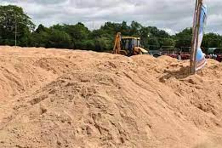 sand services staff protest