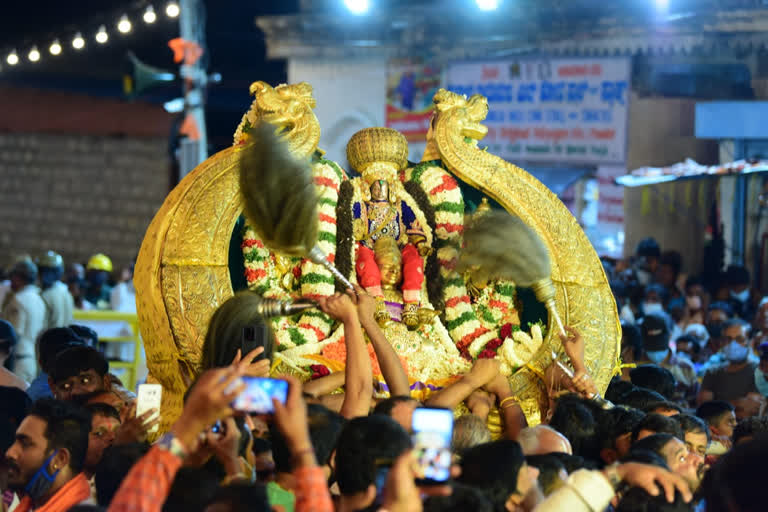 Vairamudi fest Grand celebration, Vairamudi fest Grand celebration in Mandya, Mandya news, Mandya Vairamudi fest news, ವೈರಮುಡಿ ಜಾತ್ರೆ ವಿಜೃಂಭಣೆ ಆಚರಣೆ, ಮಂಡ್ಯದಲ್ಲಿ ವೈರಮುಡಿ ಜಾತ್ರೆ ವಿಜೃಂಭಣೆ ಆಚರಣೆ, ಮಂಡ್ಯ ಸುದ್ದಿ, ಮಂಡ್ಯ ವೈರಮುಡಿ ಜಾತ್ರೆ ಸುದ್ದಿ,