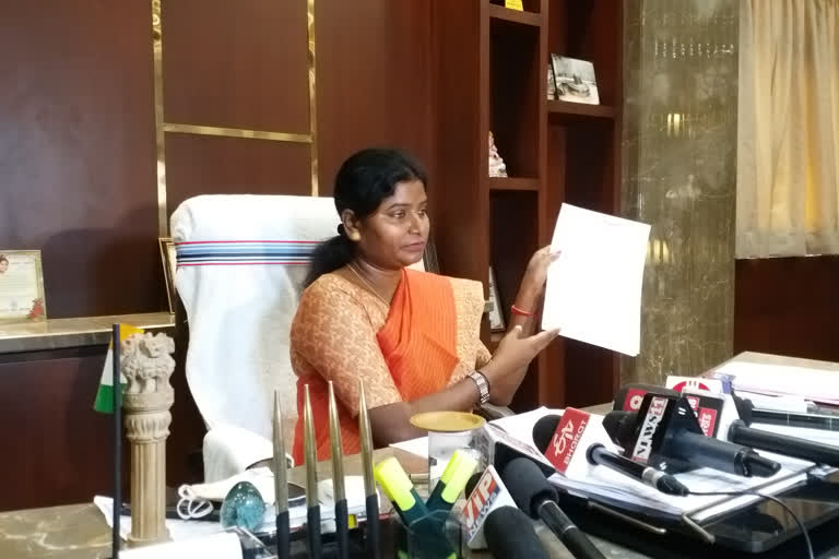 mayor asha lakra statement for Municipal Commissioner in ranchi