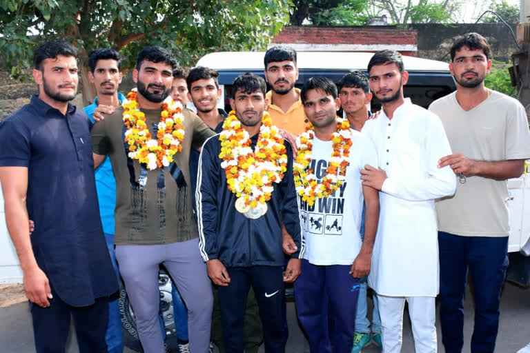 bhiwani naveen won 6 medals