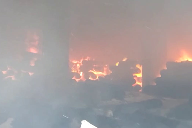 Terrible fire at Bhiwandi spinning mill