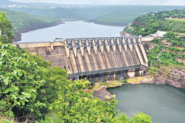 Srisailam Reservoir water level decrease