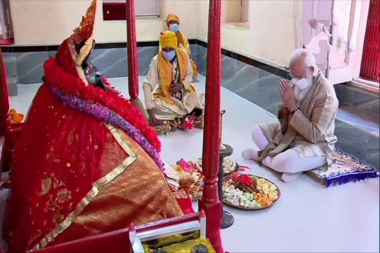 PM Modi offers prayer at centuries-old Jeshoreshwari Kali temple in Bangladesh