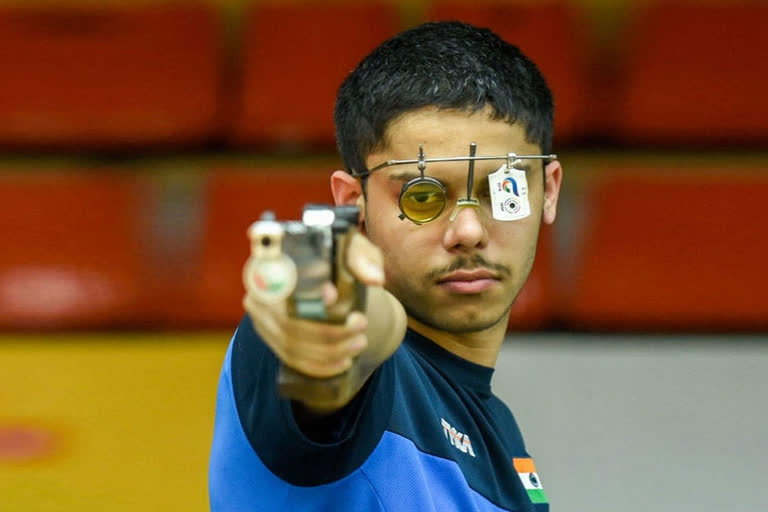 ISSF WC: Vijayveer Sidhu, Tejaswini win gold in 25m rapid fire pistol mixed team event