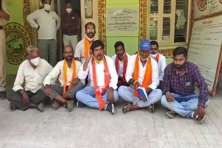 BJP leaders protest, Wangara Government Hospital