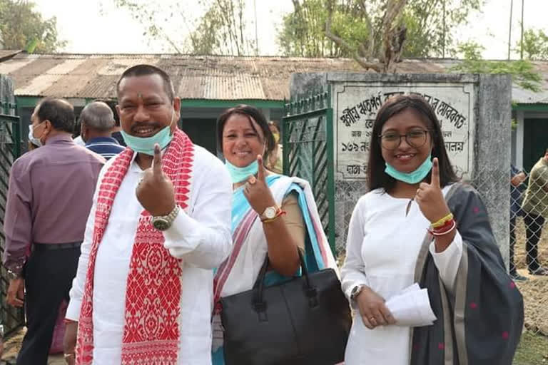 congress candidate suruj dihingia has voted