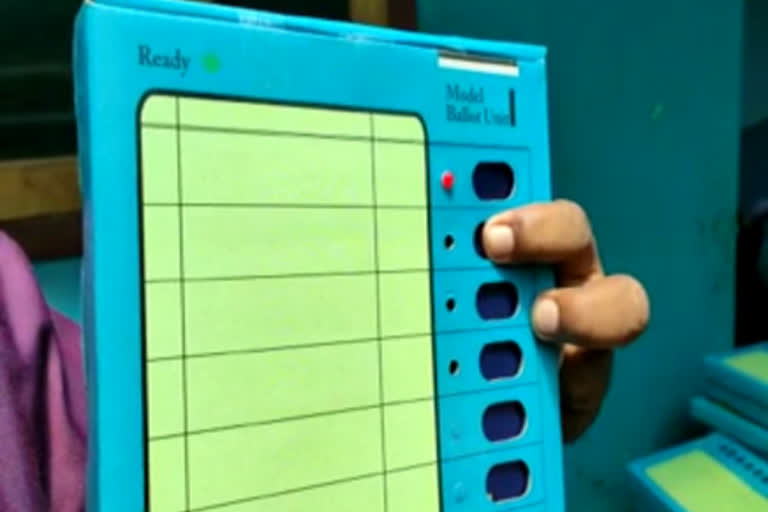 Kerala youngster makes model EVMs to familiarise first time voters