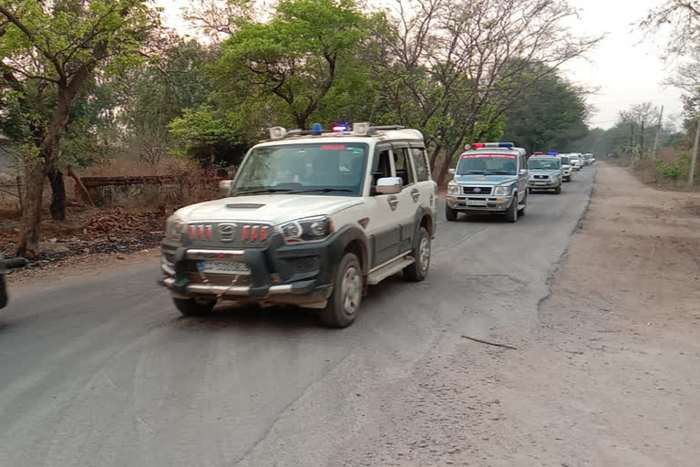 District and police administration carried out flag march before Holi in katghora