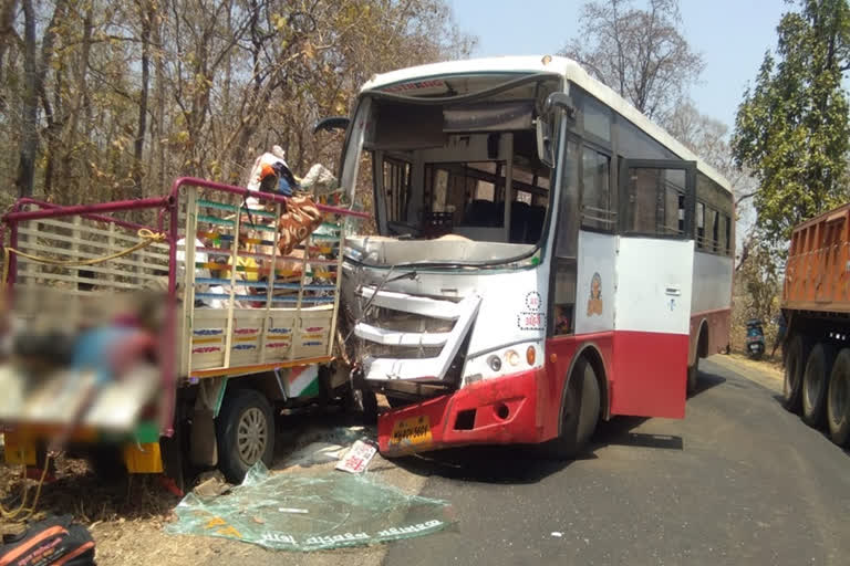 गडचिरोली अपघात  आष्टी-आलापल्ली चौडमपल्ली  गडचिरोली अॅक्सिडंट न्यूज