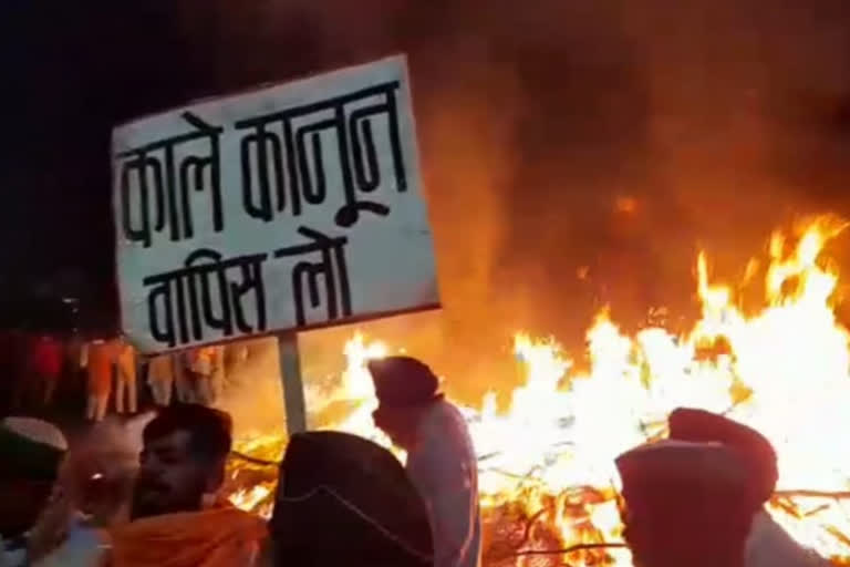 farmers holika dahan at ghazipur border