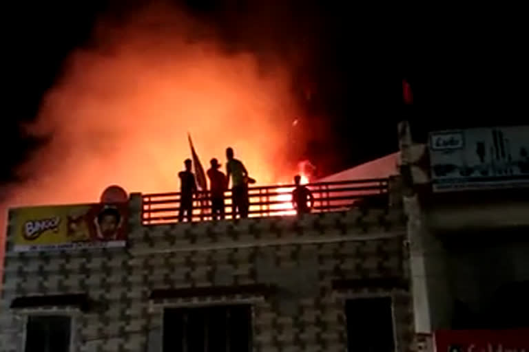 huge-fire-broke-out-in-a-house-in-front-of-santpura-ashram