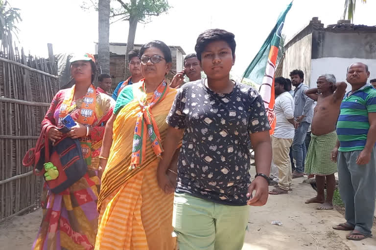 bengal election 2021 bjp candidate of haemtabad chandima ray did her election campagin