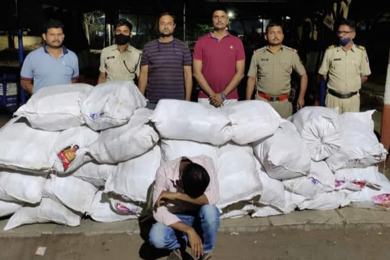 LCB siezed more than four lakh of gutkha in parbhani district
