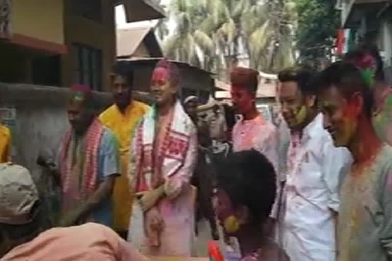 MP Gaurav Gogoi celebrated Holi_ASC10043