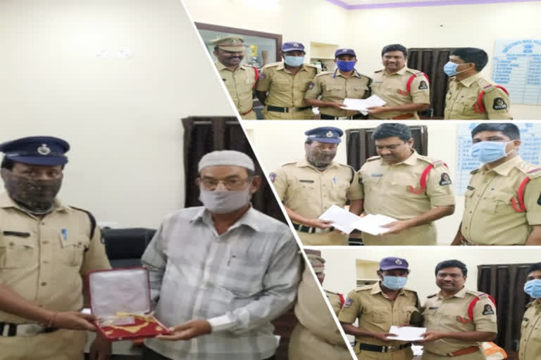 langar house police, police handed over the chain to the complainant