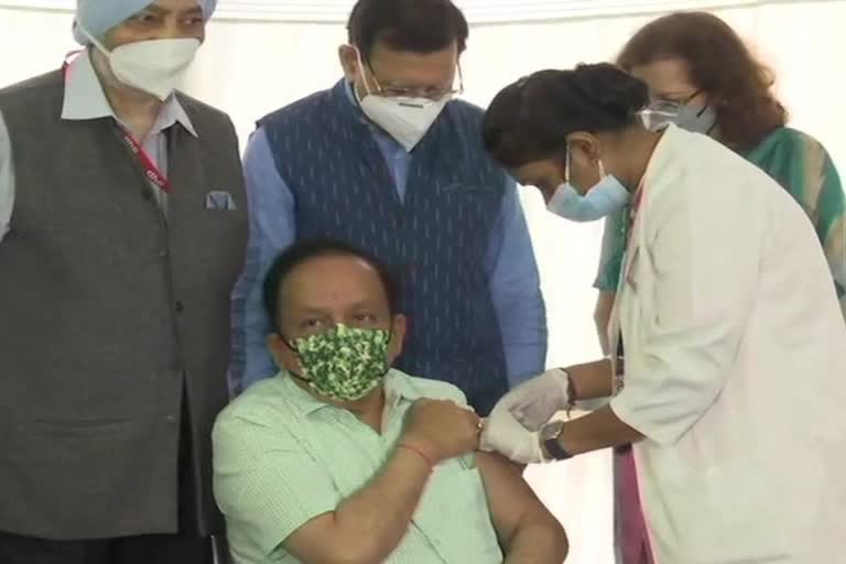 union health minister  harsh vardhan took second dose of corona vaccine in delhi