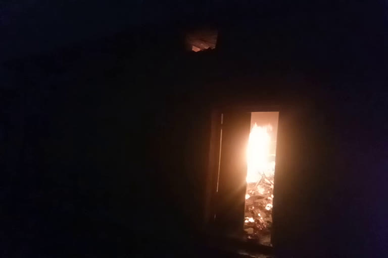 fire broke out in school building on Holi in Balodabazar