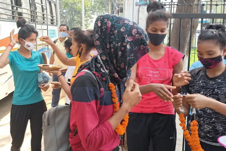 chandigarh womens hockey team reached simdega