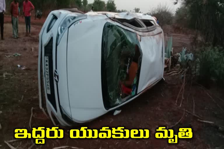 two young men dead in road accident, sangareddy road accident