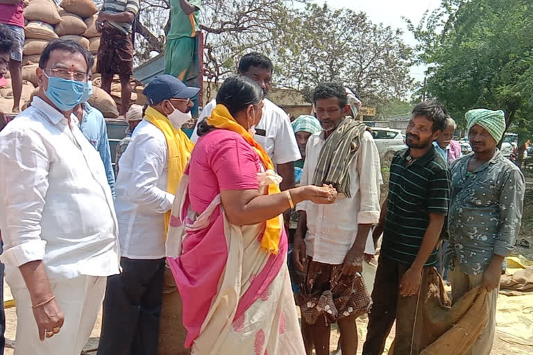 Panabaka Lakshmi election campaign in Venkatagiri