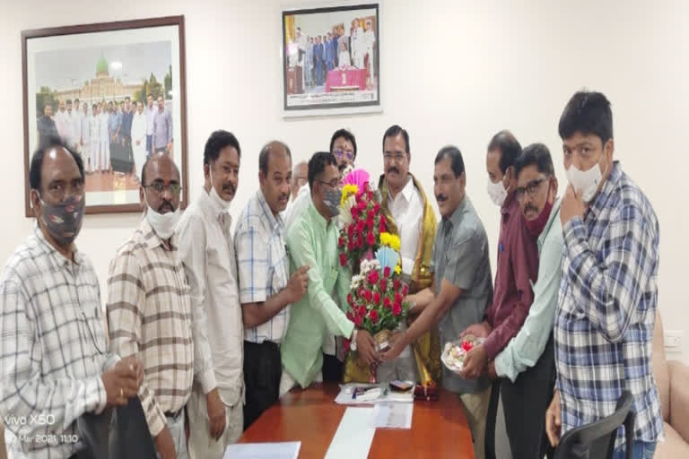 cm kcr Minister niranjan reddy, sahakara Employees