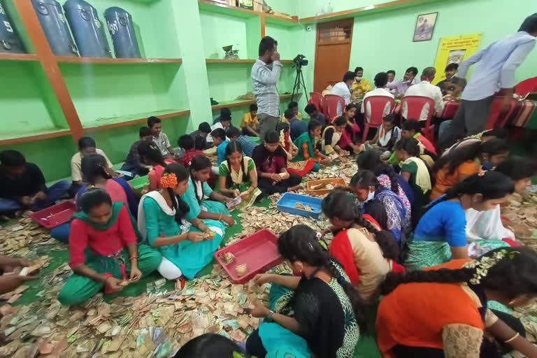 25.55 lacks money collected in kotturu guru basaveshwara temple