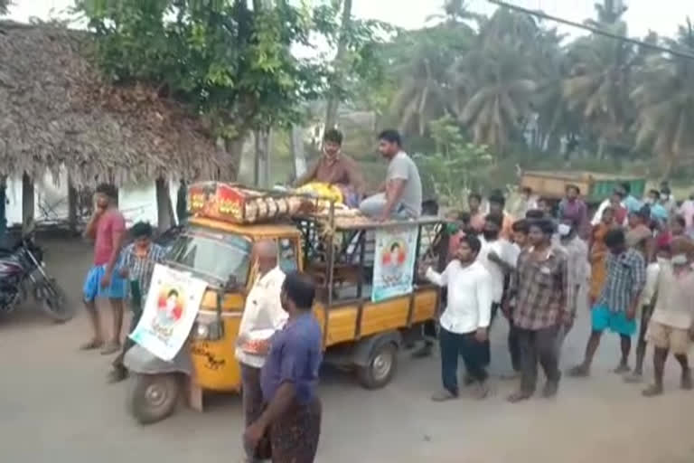 funeral to who was killed at pakodi vehicle in east godavari