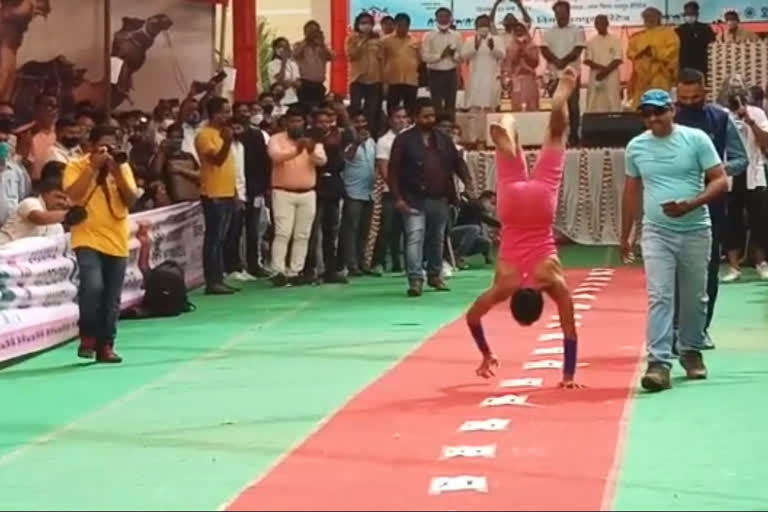 2 world records in handwalks, jaipur latest hindi news