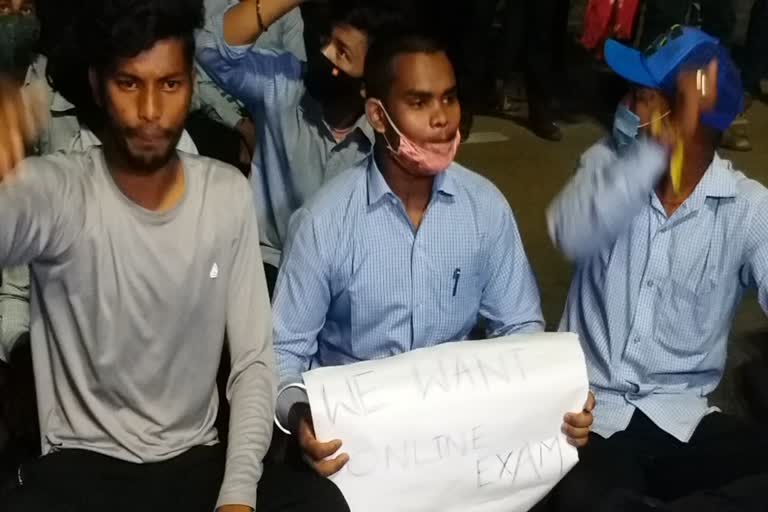 polytechnic student protest in bolangir for online exam