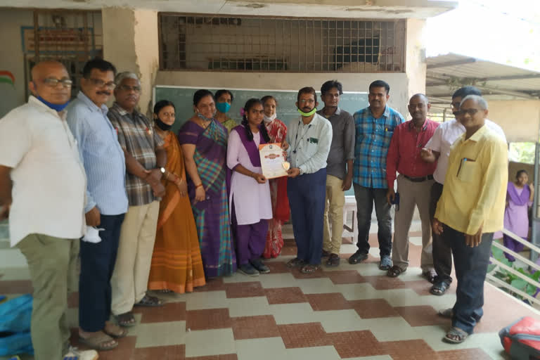 teachers appreciate to sowmya sri laxmi