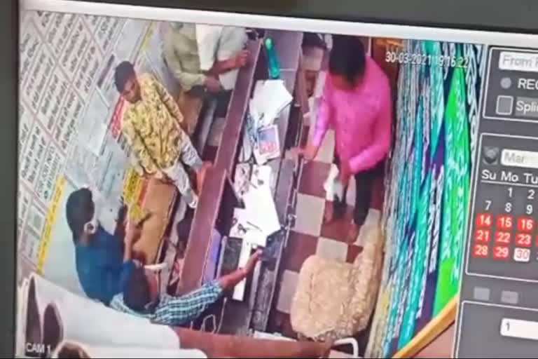 3 miscreants looted mobile shop at gun point in jhajjar