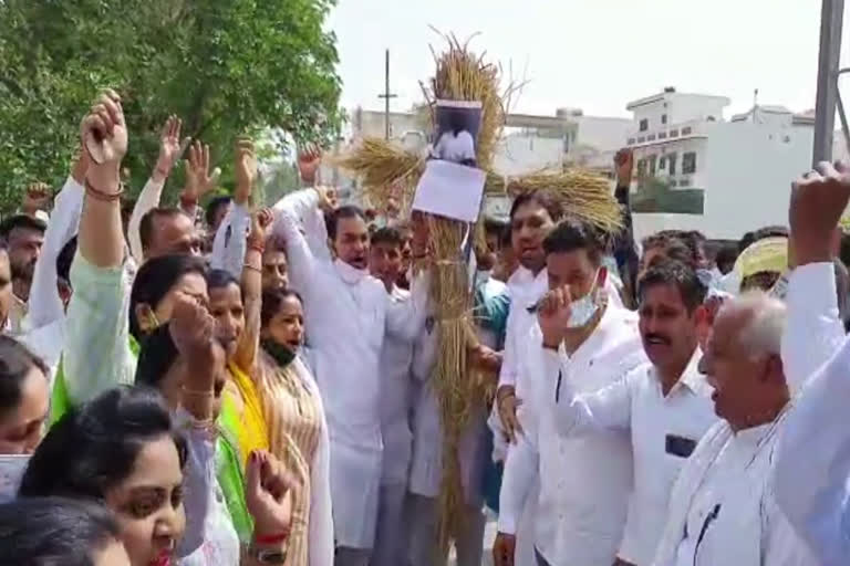 kaithal-bjp-workers-protested-against-misbehavior-by-mlas-in-punjab