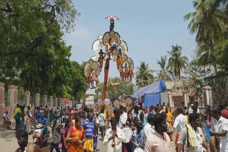 பழனி பங்குனி உத்தர திருவிழாவில் பறவைக்காவடி