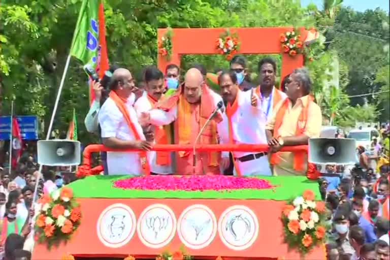 ಪುದುಚೇರಿಯಲ್ಲಿ ಅಮಿತ್​ ಶಾ ಭರ್ಜರಿ ರೋಡ್​ ಶೋ