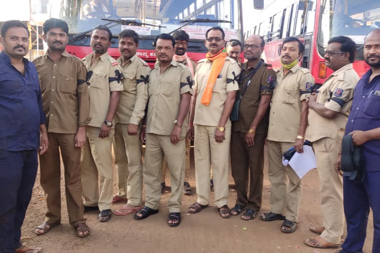 Transportation employees protest at Bangalore