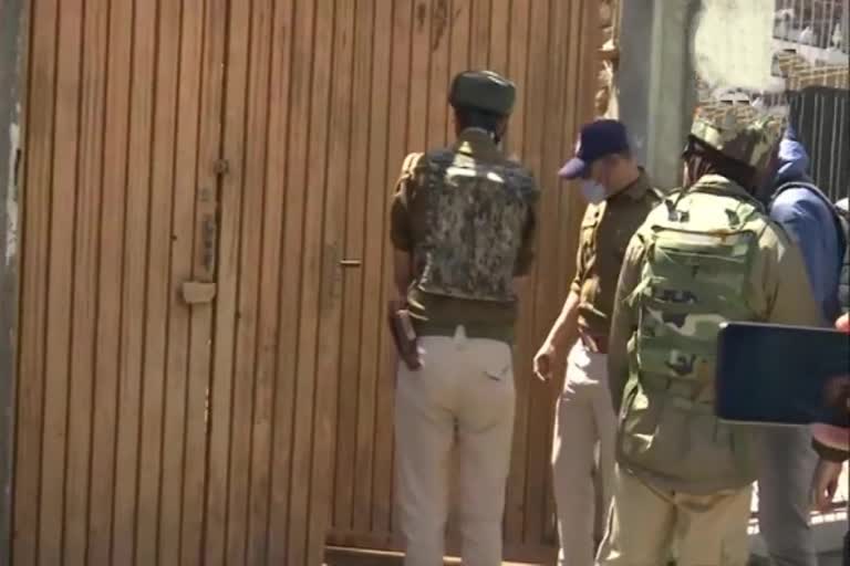 Militants attack BJP leader's residence