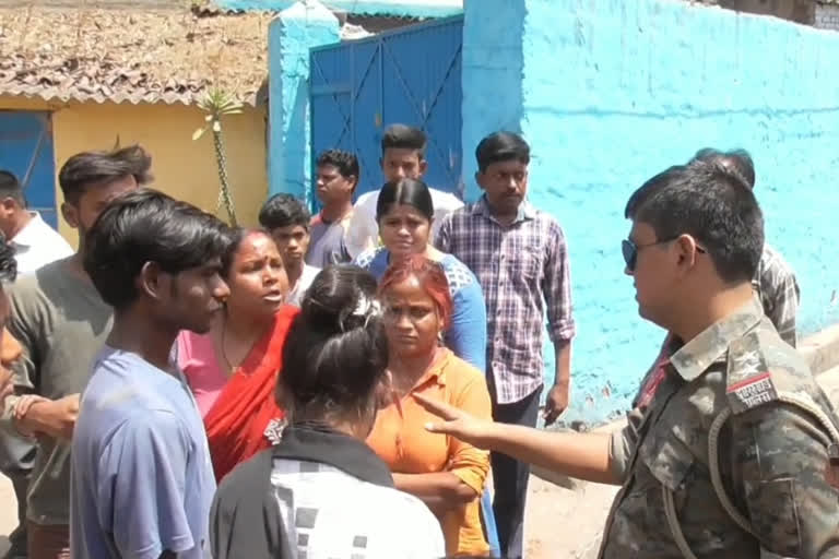 fight between two group in dhanbad