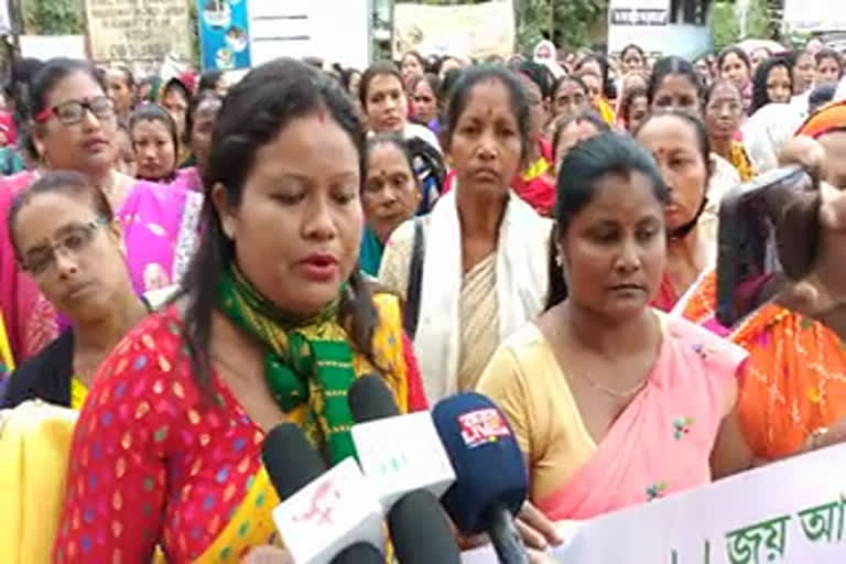 lakhimpur-women-protest-against-microfinance