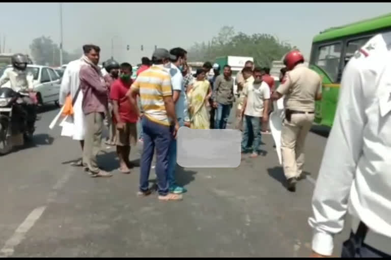 Elderly death due to car accident in NH-44 DELHI