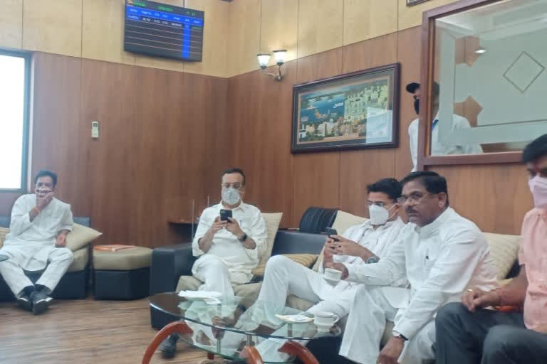 Sachin Pilot and Gajendra Singh Shekhawat meet together at Dabok Airport