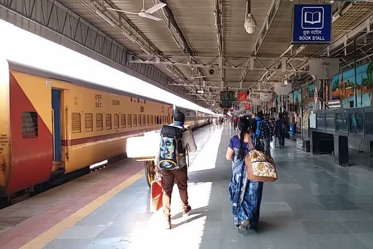 number of passengers is increasing at the railway station