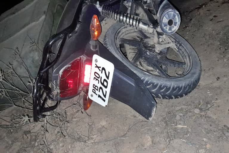 Sriganganagar News,  bike rams into in army standing vehicle