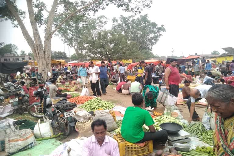 ବନ୍ଦ ହେଲା ଝାରସୁଗୁଡାର ସାପ୍ତାହିକ ହାଟ