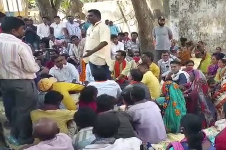 BJP MLA Amar Bauri met Dalit families in Jamtara