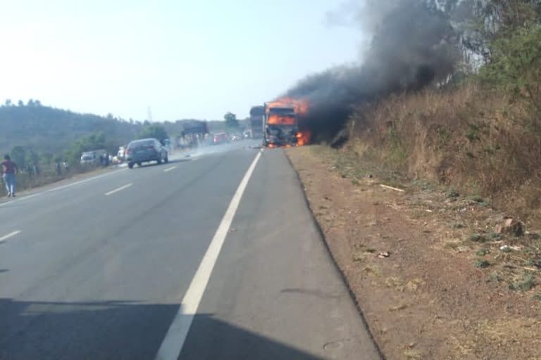 lorry burnt in fire incident at dharwad highway