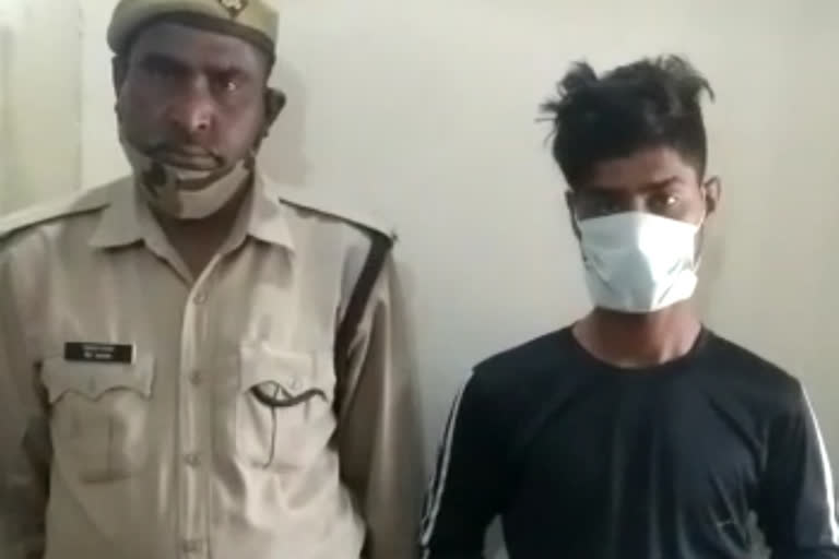 Noida police arrested crook in Phase III